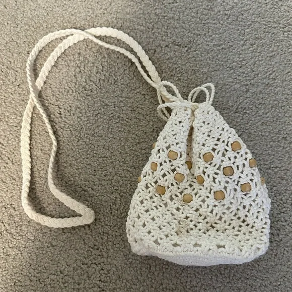 Adorable Woven Beaded Bag - Picture 1 of 14